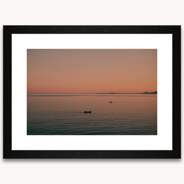 Photography titled "Deriva" in a black wooden frame, by photographer Ylenia Cuéllar