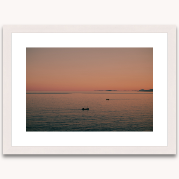 Photography titled "Deriva" in a white wooden frame, by photographer Ylenia Cuéllar